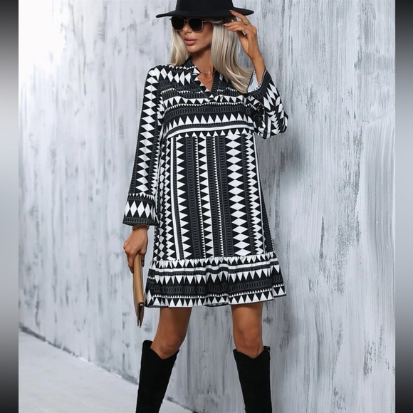 Classic Abstract Geo Print Flounce Sleeve Ruffle Hem Dress NO BELT - Picture 12 of 14